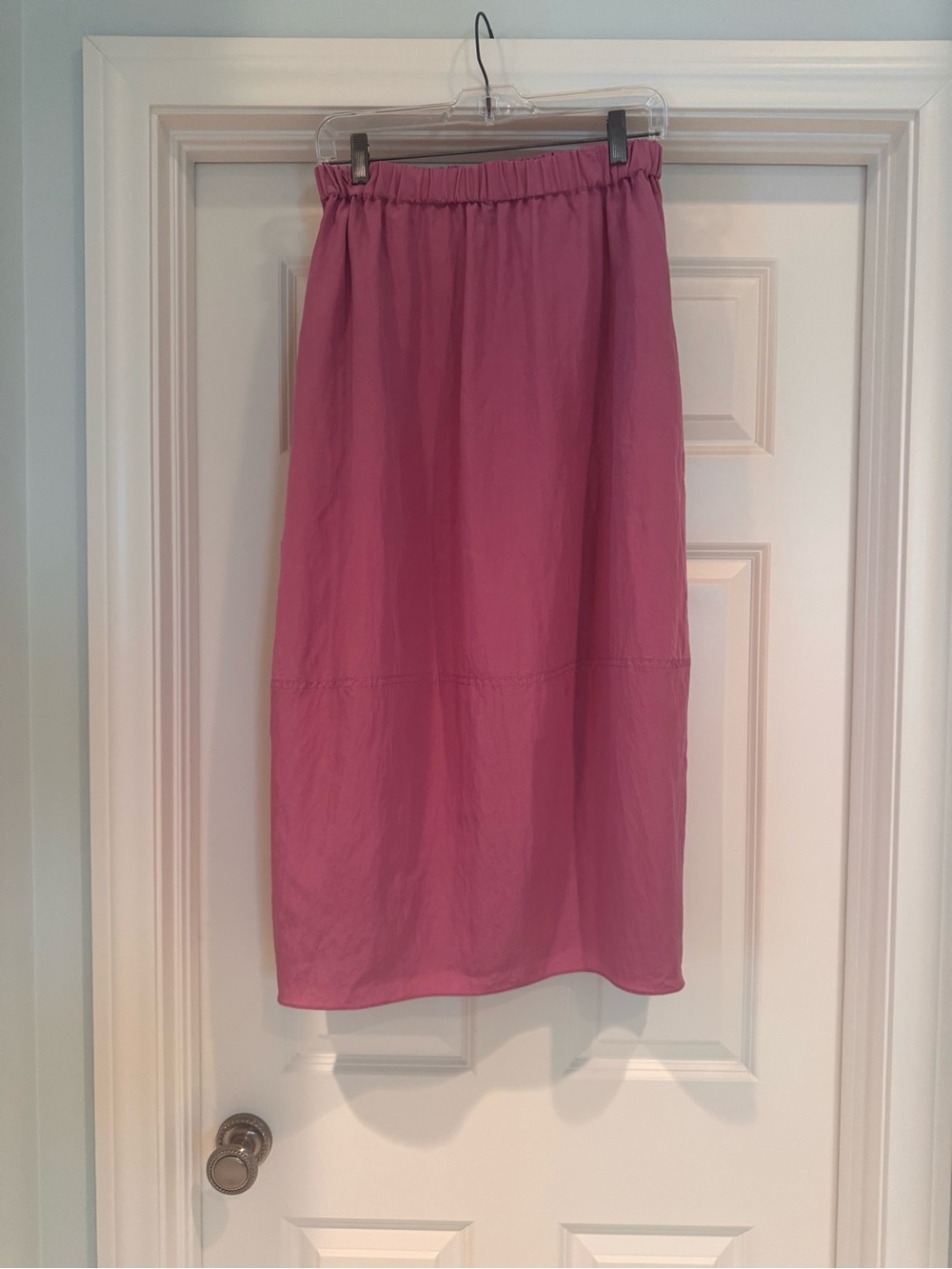 Vince Tiered Midi Skirt in Camelia - Picture 4 of 6